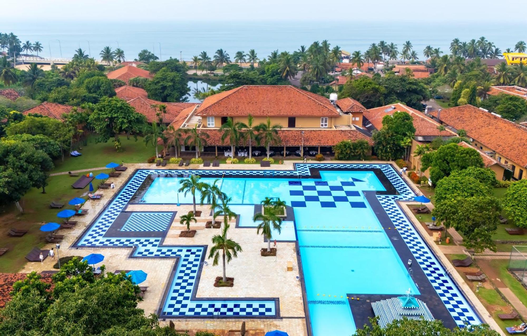 Club Palm Bay Hotell Marawila Exteriör bild