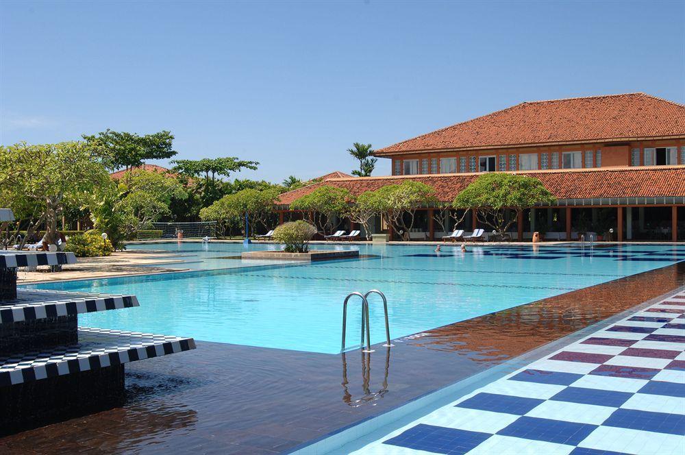 Club Palm Bay Hotell Marawila Exteriör bild