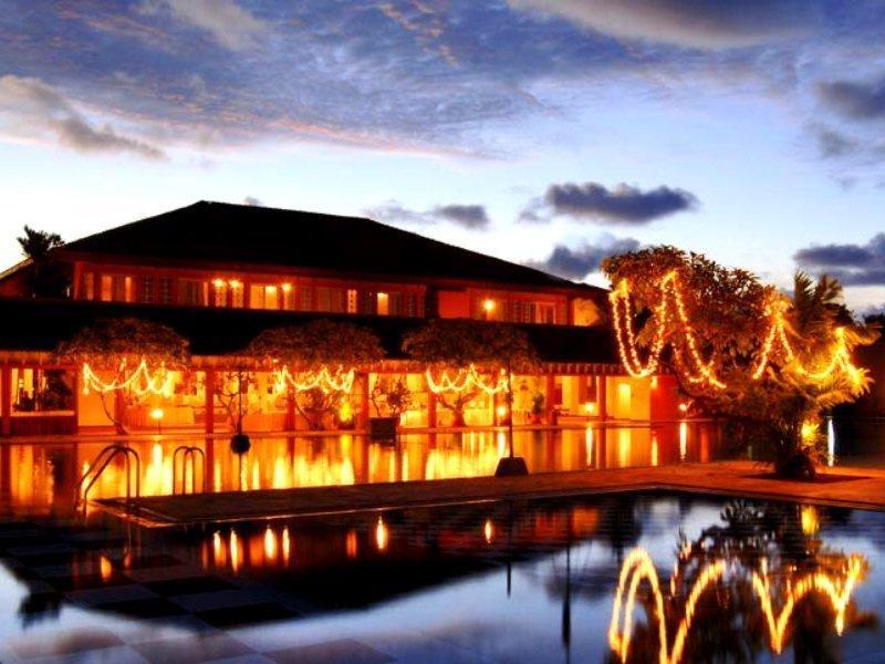 Club Palm Bay Hotell Marawila Exteriör bild