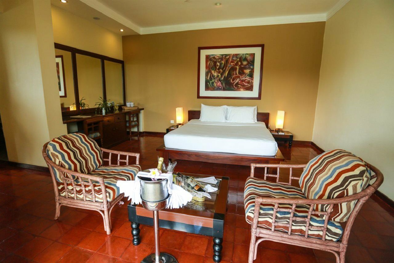 Club Palm Bay Hotell Marawila Exteriör bild